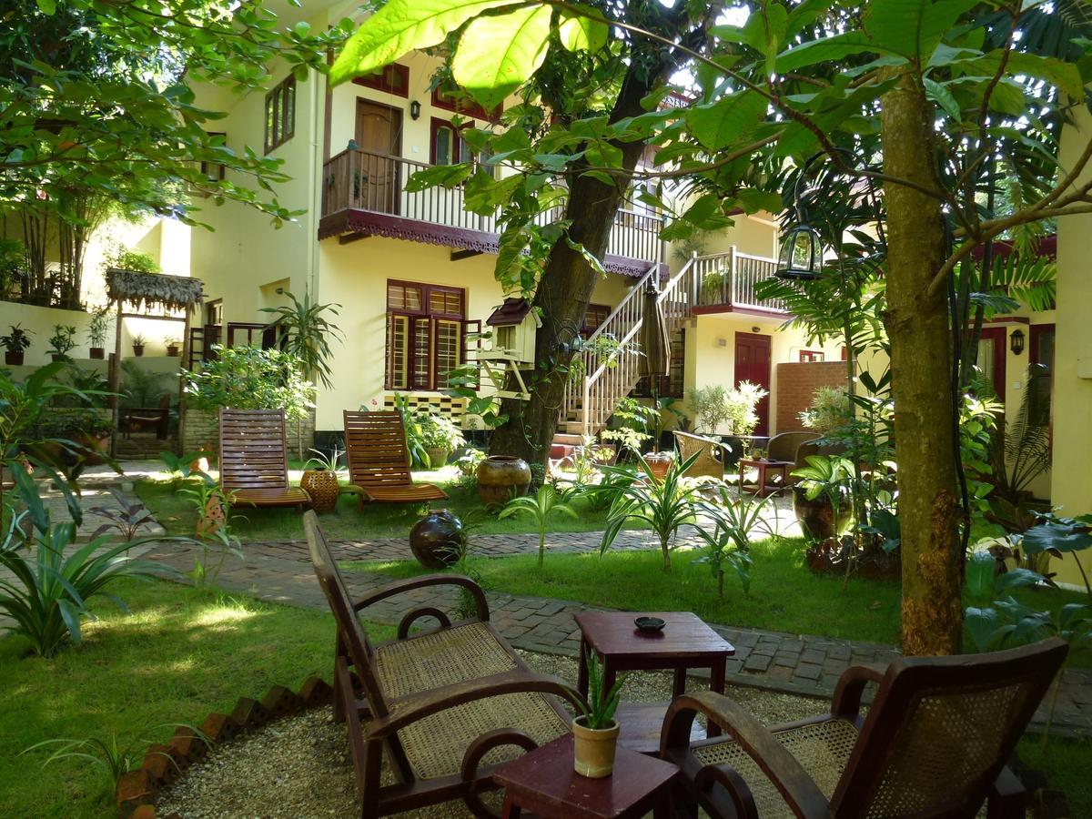 Alamanda Inn, Boutique Hotel&French Restaurant Yangon Extérieur photo
