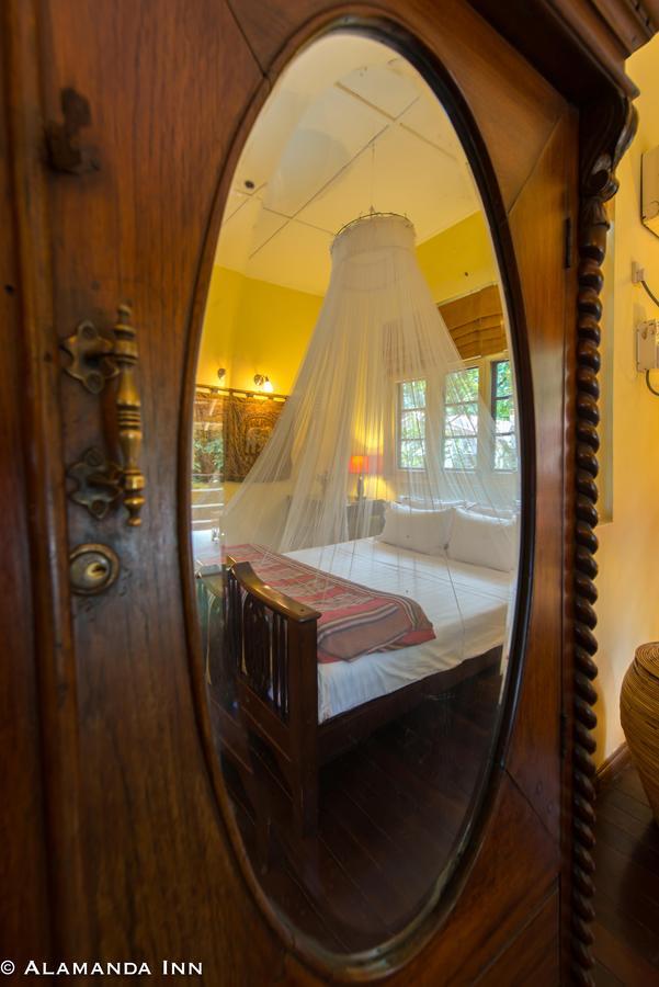 Alamanda Inn, Boutique Hotel&French Restaurant Yangon Extérieur photo