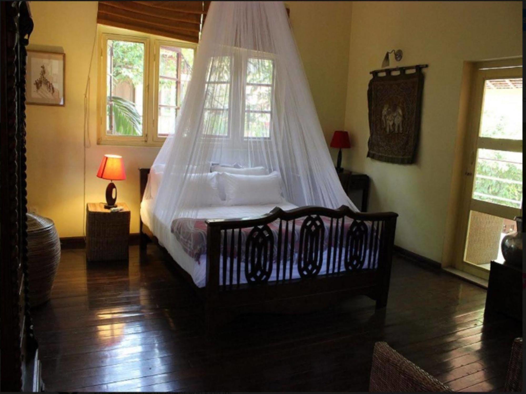 Alamanda Inn, Boutique Hotel&French Restaurant Yangon Extérieur photo